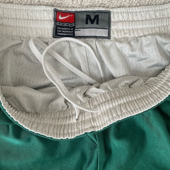 Nike - Team Collection (Boston Celtics) Athletic Short (M) - Picture 2 of 2